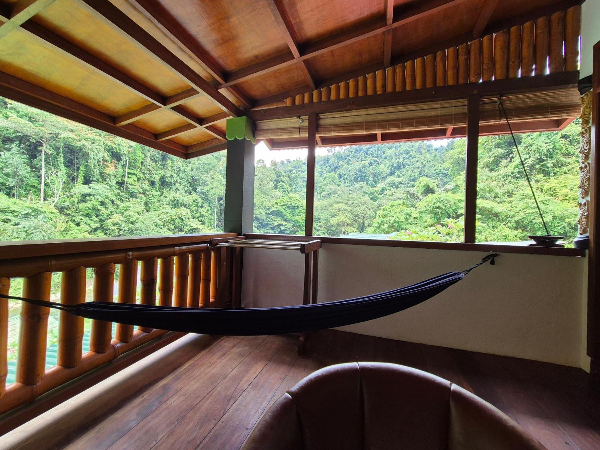 Sam'S Bungalows And Treks Букит-Лаванг Экстерьер фото