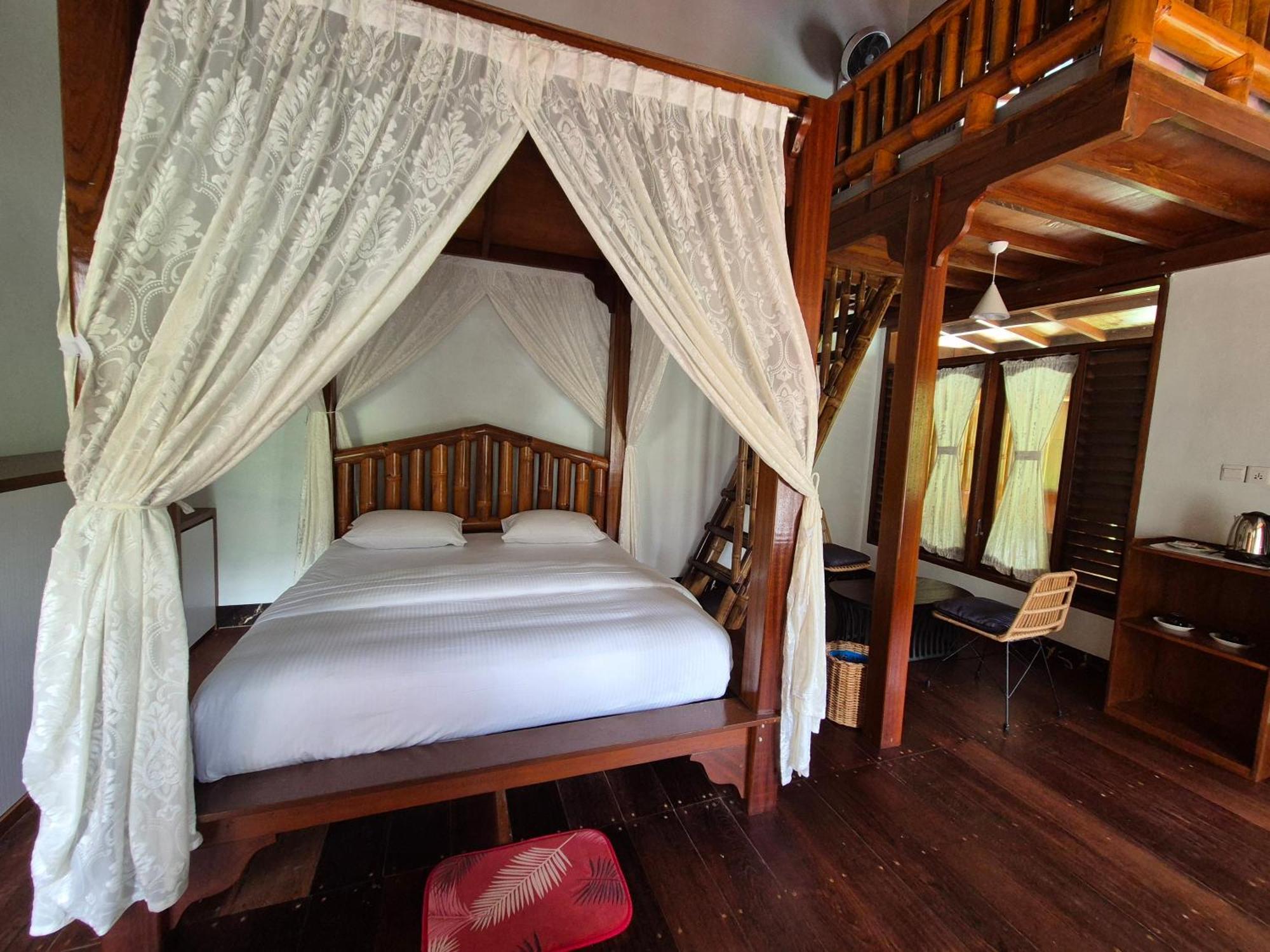 Sam'S Bungalows And Treks Букит-Лаванг Экстерьер фото